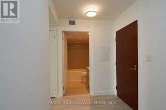 160 Flemington Rd in Toronto, ON - Building Photo - Building Photo