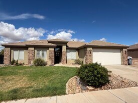 86 W 1965 S in Washington, UT - Building Photo