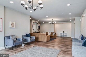 13950 Englefield Dr in Woodbridge, VA - Building Photo - Building Photo