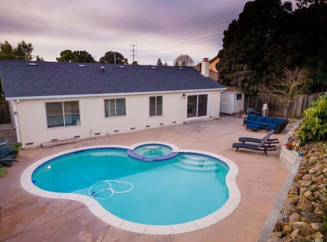 property at 1523 Wimbledon Ct