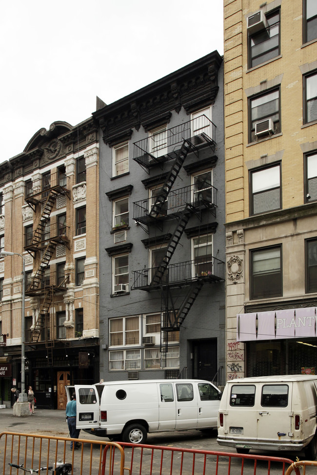 32 E Fourth St in New York, NY - Building Photo - Building Photo