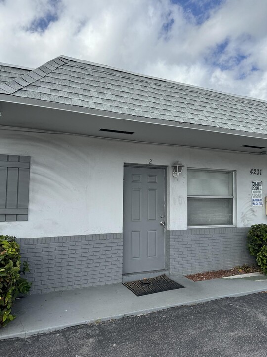 4231 NW 31st Ave in Fort Lauderdale, FL - Building Photo