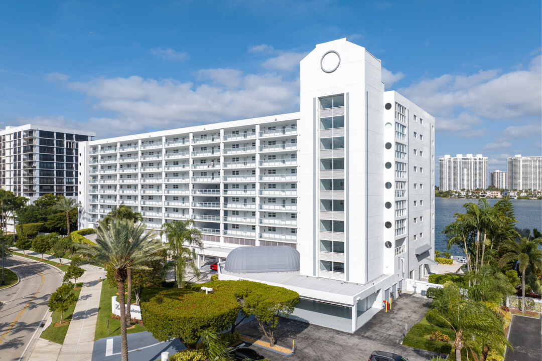 Le Maisonneuve Condominium in Sunny Isles Beach, FL - Building Photo