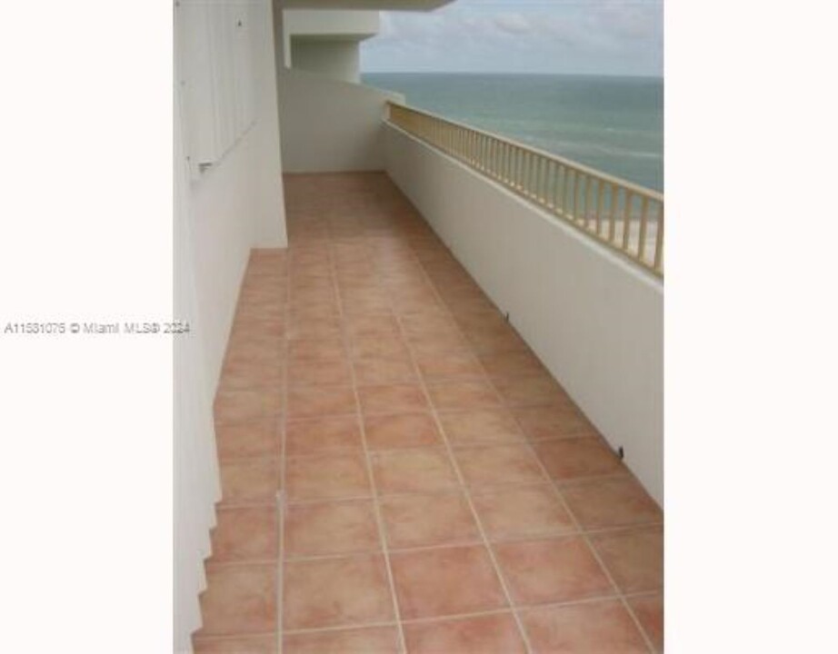 177 Ocean Lane Dr, Unit 1107 in Key Biscayne, FL - Building Photo