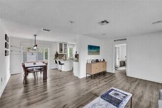 9511 SW 79th St in Miami, FL - Building Photo - Building Photo
