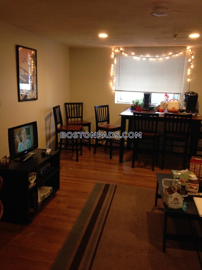 property at 3 Ridgemont St