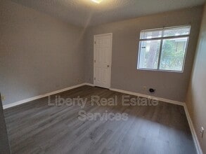 910 Brett Dr in Hinesville, GA - Building Photo - Building Photo