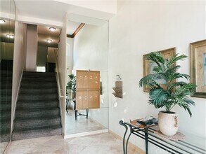 10614 Eastborne Ave in Los Angeles, CA - Building Photo - Building Photo