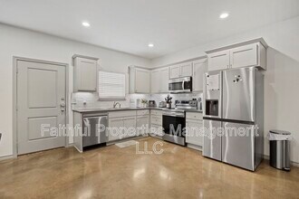 16246 County Rd 4100 in Lindale, TX - Foto de edificio - Building Photo