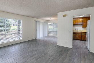 290 Sequoia Ct in Thousand Oaks, CA - Foto de edificio - Building Photo
