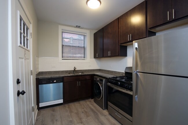 1133 Maple Ave, Unit A4 in Evanston, IL - Building Photo - Building Photo