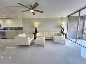 112 Royal Pk Dr in Oakland Park, FL - Building Photo