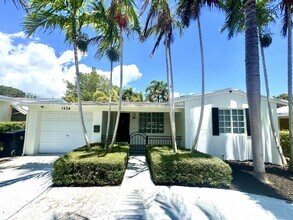 1534 17th Ave N in Lake Worth Beach, FL - Foto de edificio - Building Photo
