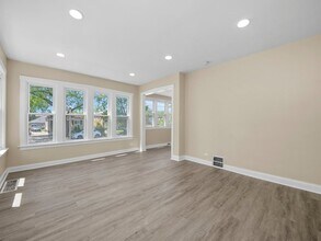 811 S 7th Ave in Maywood, IL - Building Photo - Building Photo
