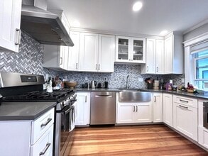 34 Greenough St in Brookline, MA - Building Photo - Building Photo