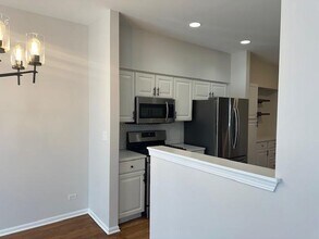 2813 Kentshire Ct in Naperville, IL - Building Photo - Building Photo