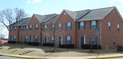 LIMESTONE PLACE in Winchester, VA - Foto de edificio - Building Photo