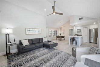 714 Reef Point Cir in Naples, FL - Building Photo - Building Photo