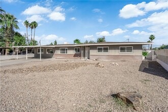 105 Woodley St in Las Vegas, NV - Building Photo - Building Photo