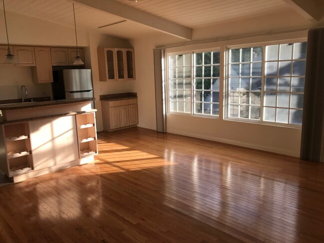 property at 1815 N Beverly Glen Blvd