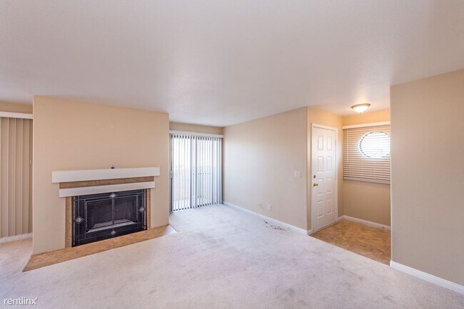 2968 Juniper Hills Blvd-Unit -Unit 202 in Las Vegas, NV - Building Photo - Building Photo