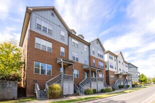 942 Riverside Dr in Nashville, TN - Building Photo