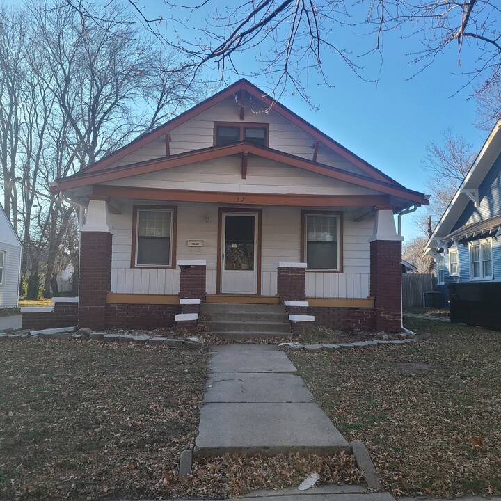 517 N Taylor St in El Dorado, KS - Building Photo