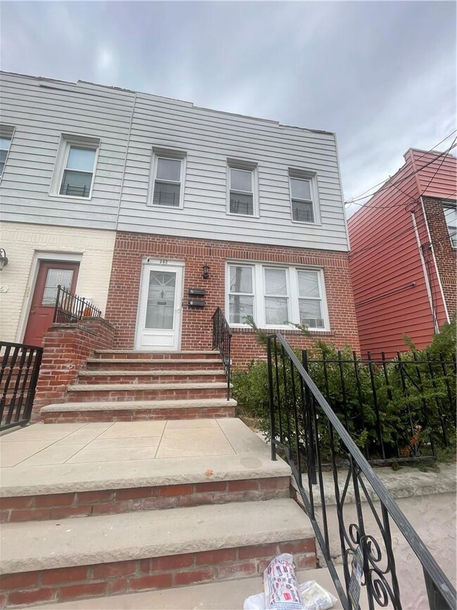 282 Calhoun Ave in Bronx, NY - Building Photo - Building Photo