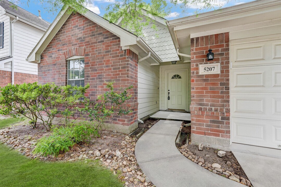 5207 Flax Bourton St in Humble, TX - Building Photo