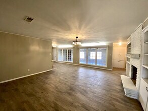 2134 52nd St in Lubbock, TX - Building Photo - Building Photo