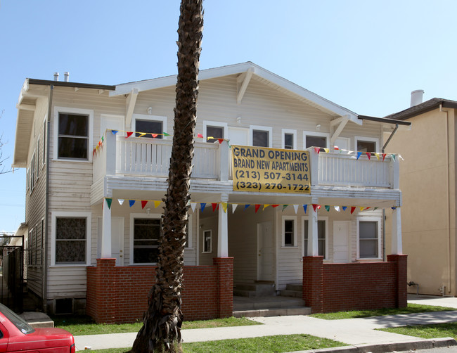 526 Magnolia Ave in Long Beach, CA - Foto de edificio - Building Photo