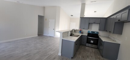 918 Joplin Ct in Bakersfield, CA - Foto de edificio - Building Photo