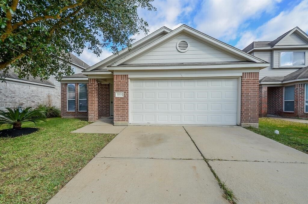19614 Providence Shore Way in Cypress, TX - Building Photo