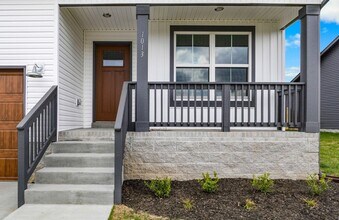 1013 Cherry Acrs Dr in Clarksville, TN - Building Photo - Building Photo