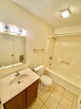 342 Old Gray Station Rd in Johnson City, TN - Foto de edificio - Building Photo