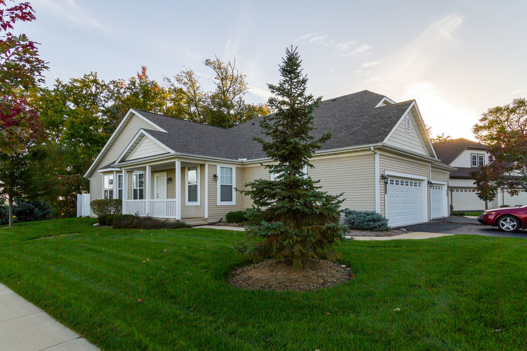 Walden Woods in Rockford, IL - Building Photo