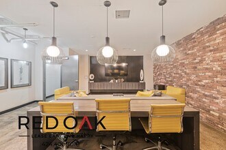 102 N Glendale Ave in Glendale, CA - Building Photo - Building Photo