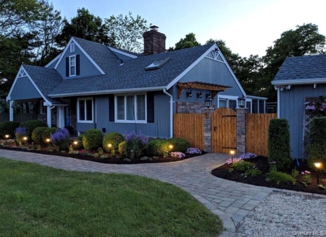 9 Old Mill Ln in Remsenburg, NY - Building Photo - Building Photo