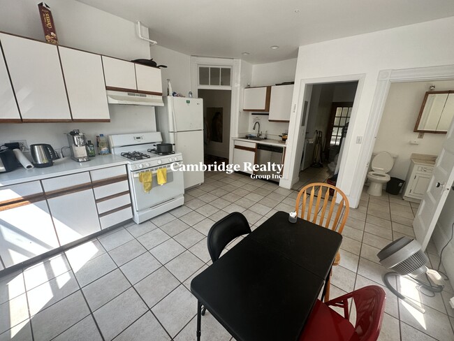 86 Kirkland St, Unit 2A