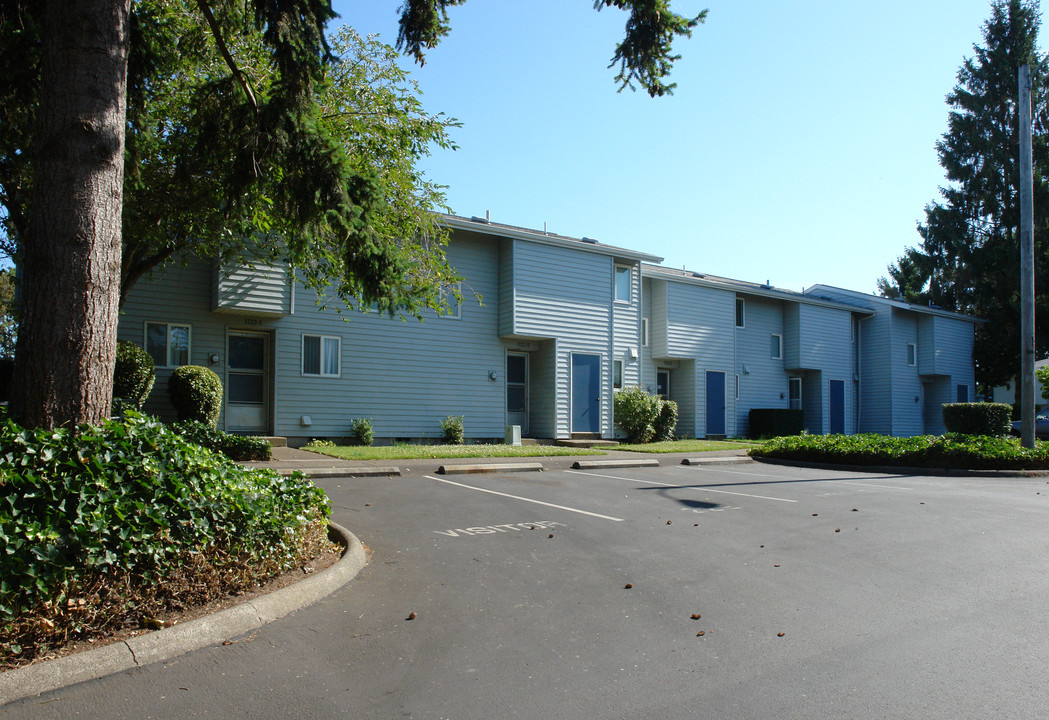 Orchard Village in Salem, OR - Building Photo