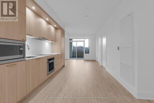 259 The Kingsway in Toronto, ON - Building Photo