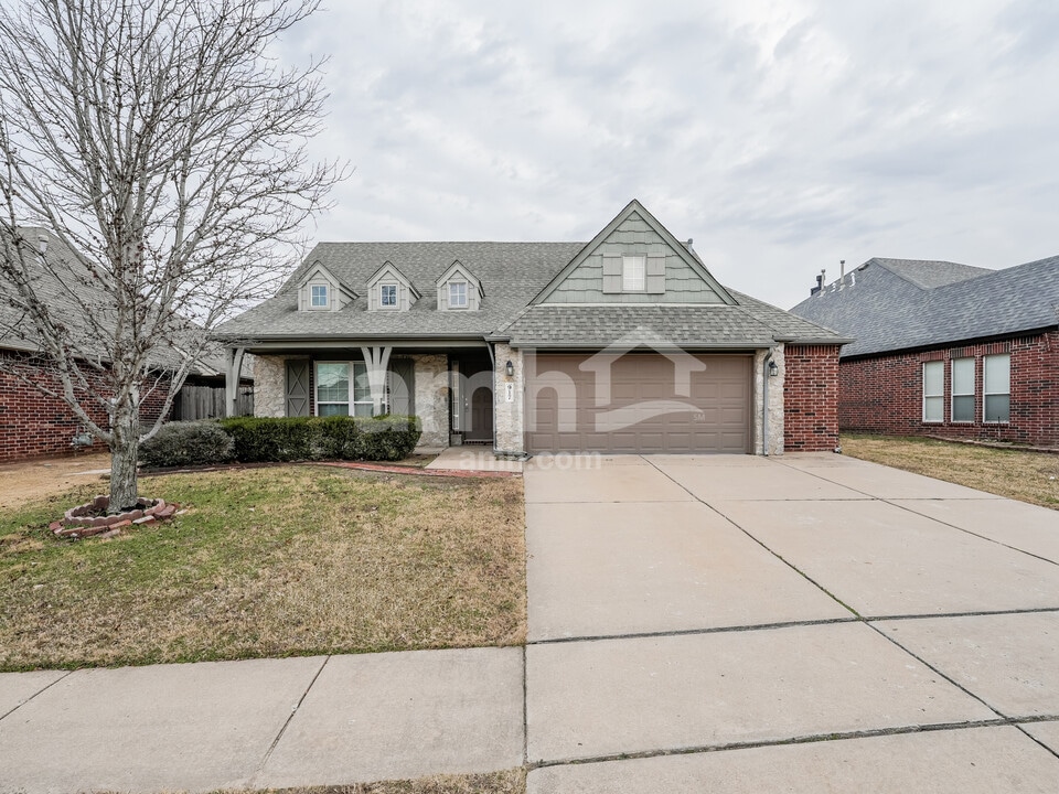 917 S Desert Palm Ave in Broken Arrow, OK - Building Photo