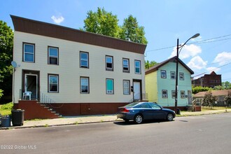 382 10th St in Troy, NY - Building Photo - Building Photo