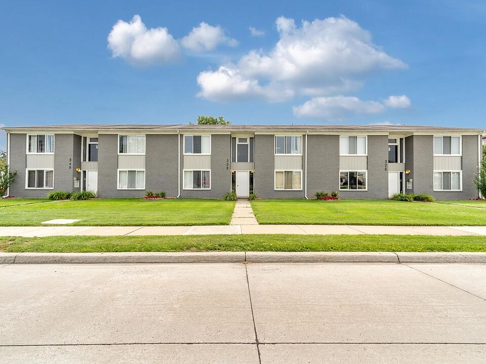 Elmwood Apartments in Clawson, MI - Building Photo