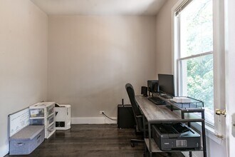 2310 N Kenneth Ave in Chicago, IL - Building Photo - Building Photo