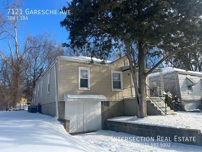 7121 Garesche Ave in Jennings, MO - Building Photo - Building Photo