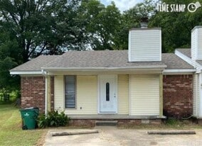 109 N Park St in Cabot, AR - Building Photo