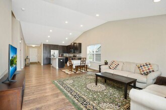 15101 Emory Cir in Apple Valley, MN - Building Photo - Building Photo