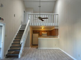 11917 Bob White Dr in Houston, TX - Building Photo