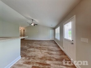 1059 Berra Dr in Springfield, TN - Building Photo - Building Photo